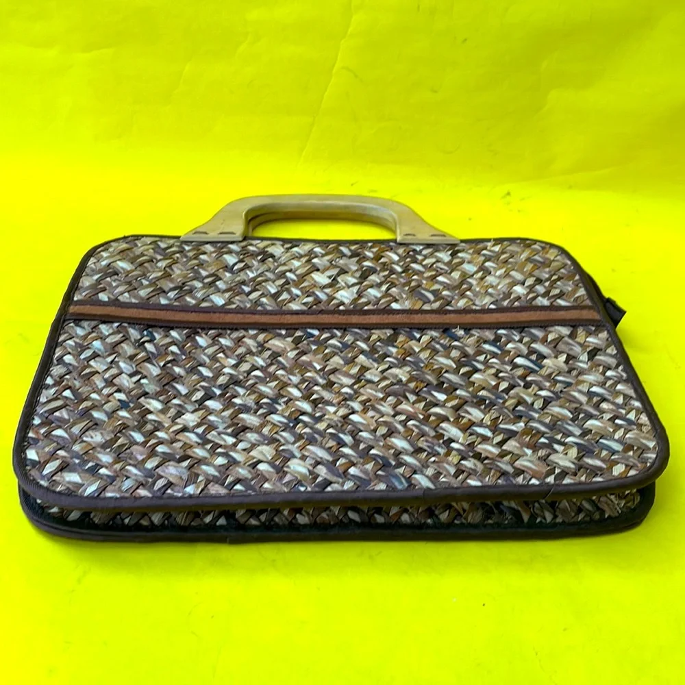 Vintage multicolored straw laptop bag